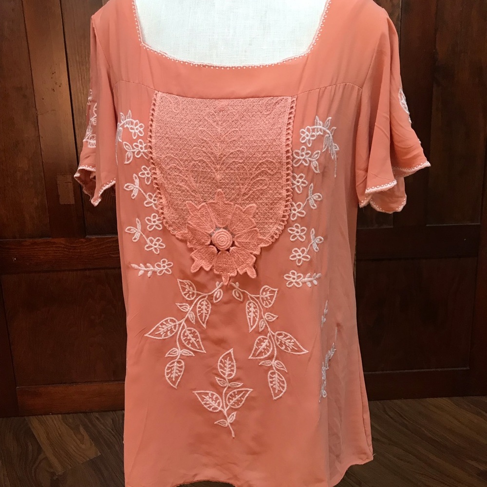 NWT Monoreno dress blouse
